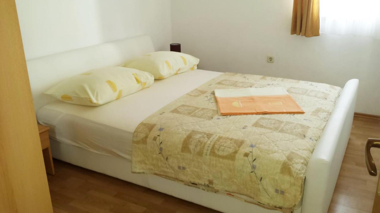 Apartments Sanda Tribunj Tribunj  Room photo
